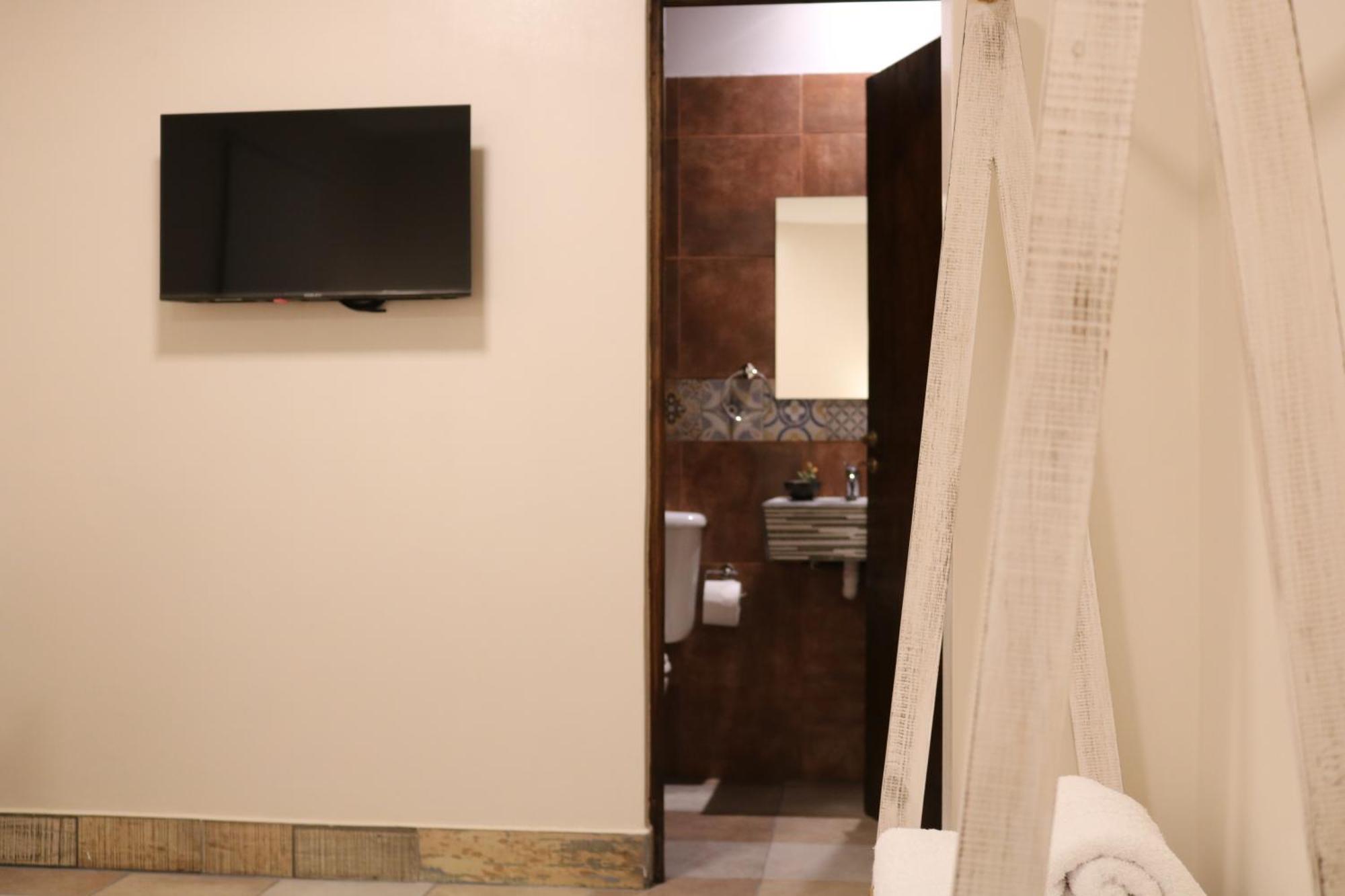 Hotel Quebrachales 圣萨尔瓦多德朱 外观 照片